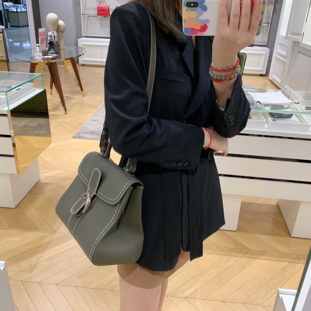 델보 브리앙 박스백 미듐